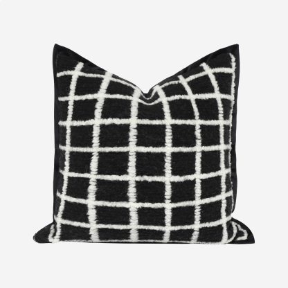 Cushion Bella, Black & White