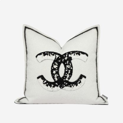 Cushion Coco, Black & White